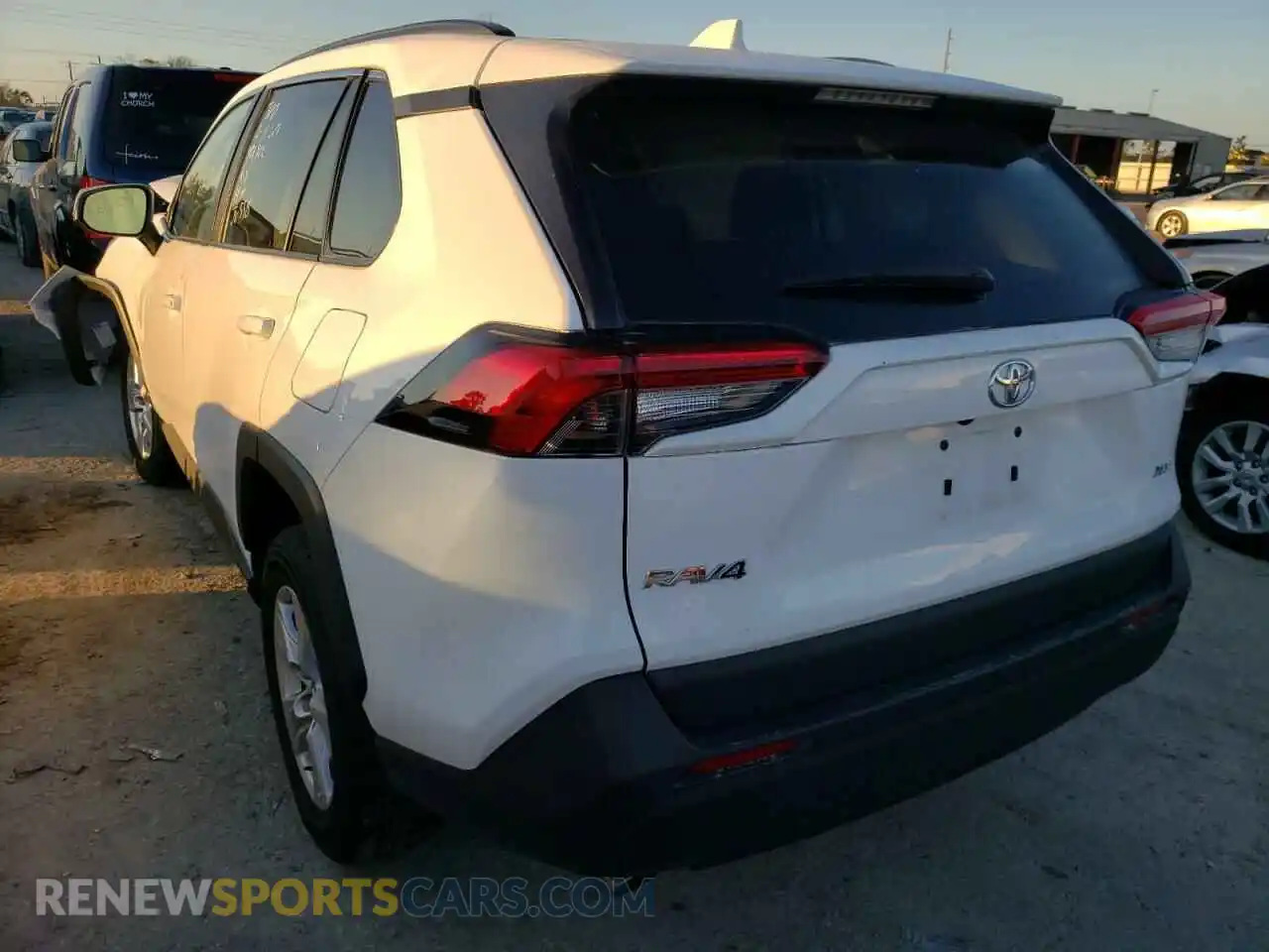 3 Photograph of a damaged car 2T3W1RFV0MC098187 TOYOTA RAV4 2021