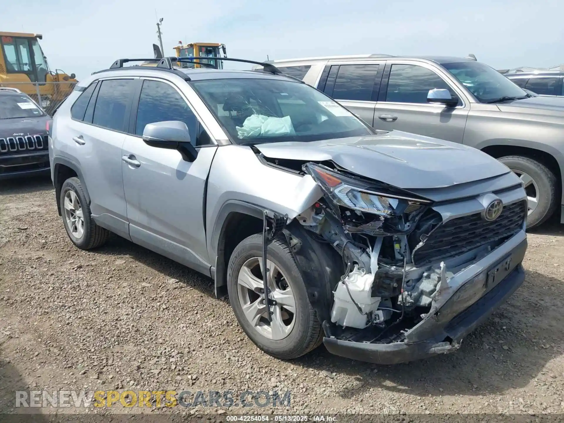 1 Photograph of a damaged car 2T3W1RFV0MC145153 TOYOTA RAV4 2021