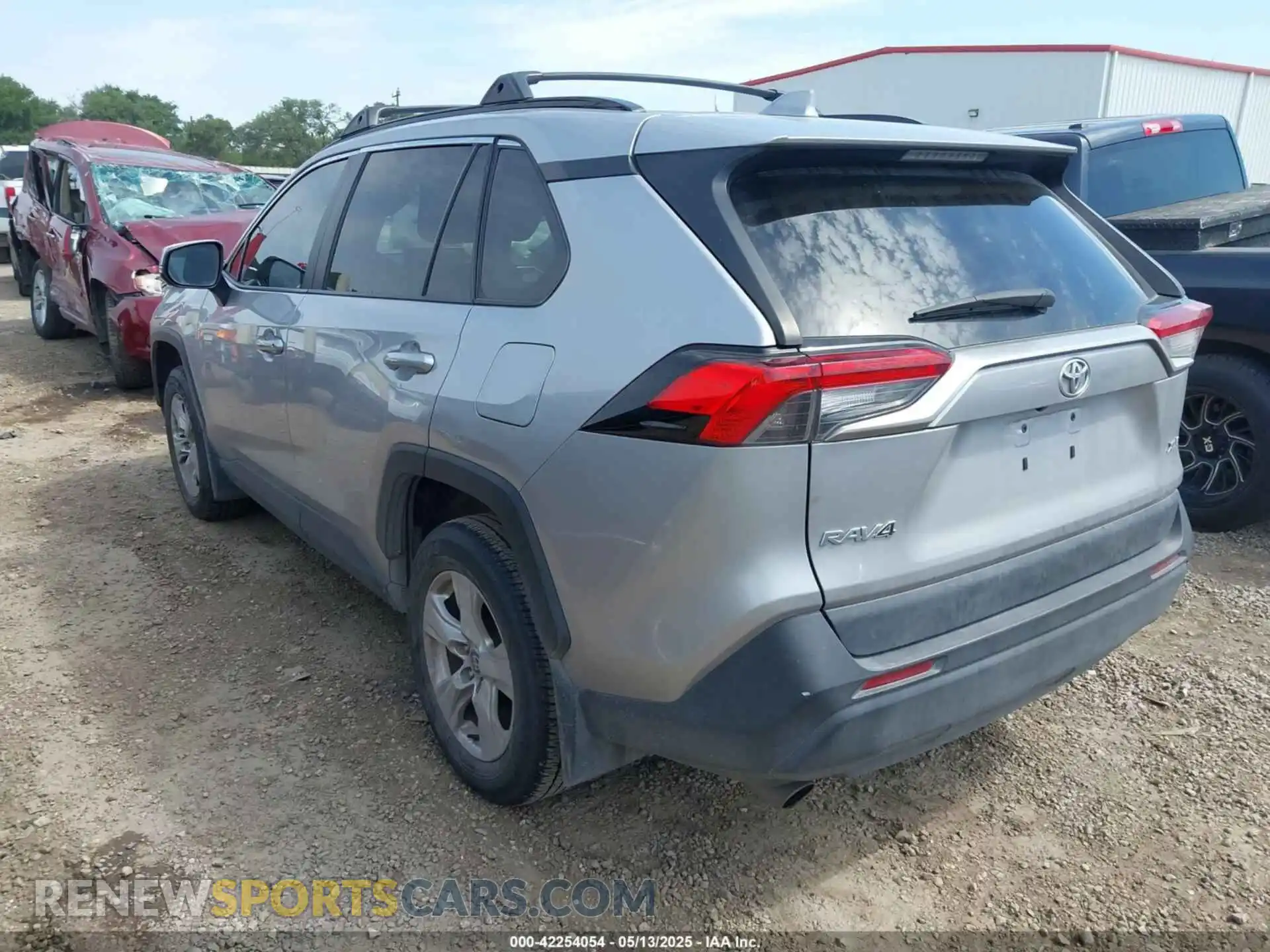 3 Photograph of a damaged car 2T3W1RFV0MC145153 TOYOTA RAV4 2021