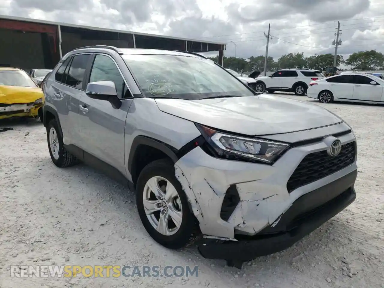 1 Photograph of a damaged car 2T3W1RFV0MC147324 TOYOTA RAV4 2021