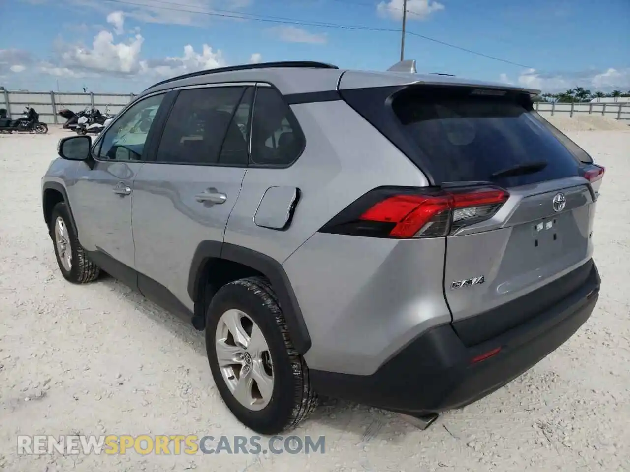 3 Photograph of a damaged car 2T3W1RFV0MC147324 TOYOTA RAV4 2021