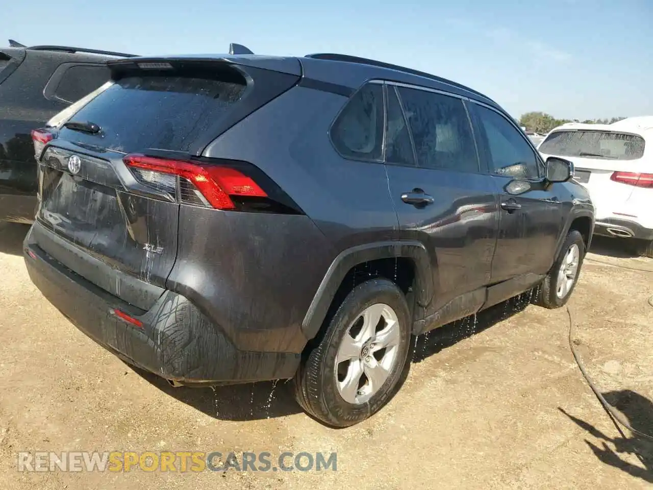 3 Photograph of a damaged car 2T3W1RFV0MC148389 TOYOTA RAV4 2021