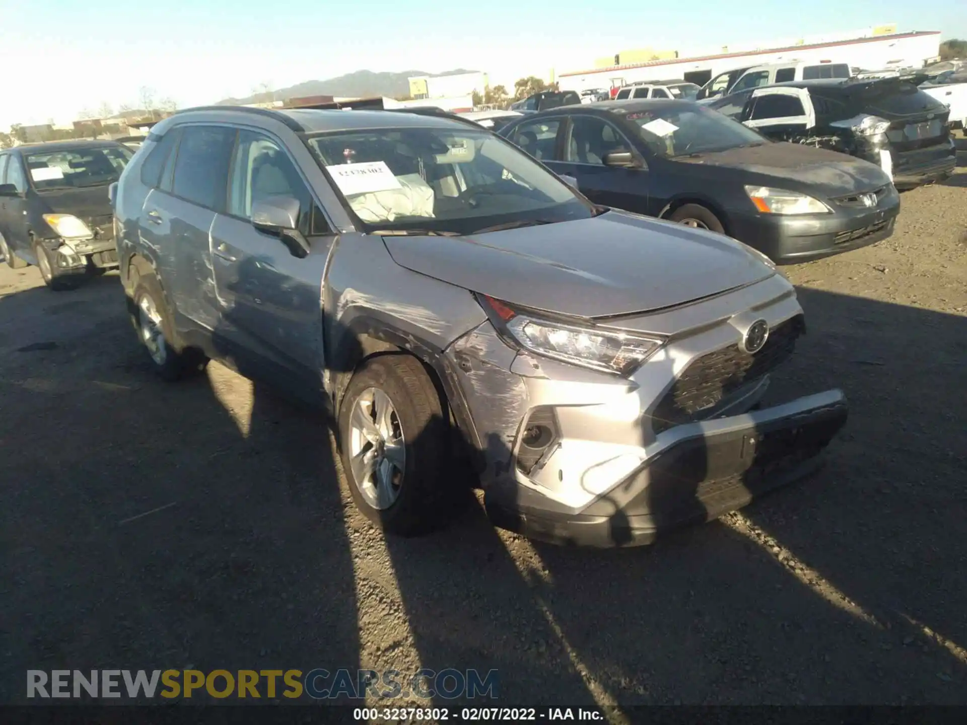 1 Photograph of a damaged car 2T3W1RFV0MC148733 TOYOTA RAV4 2021