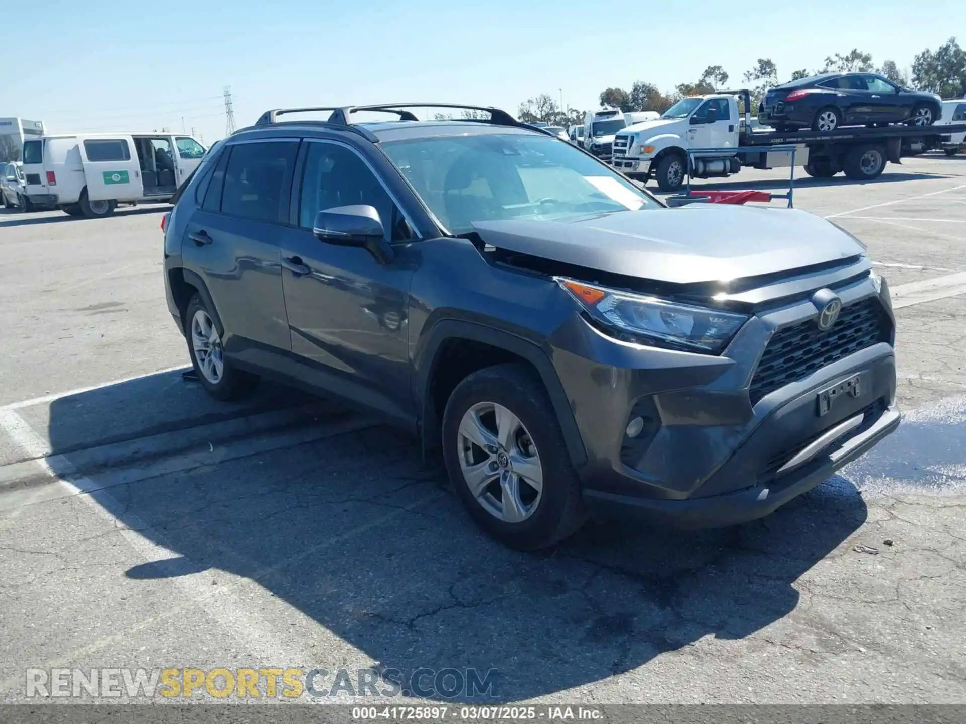 1 Photograph of a damaged car 2T3W1RFV0MC153611 TOYOTA RAV4 2021