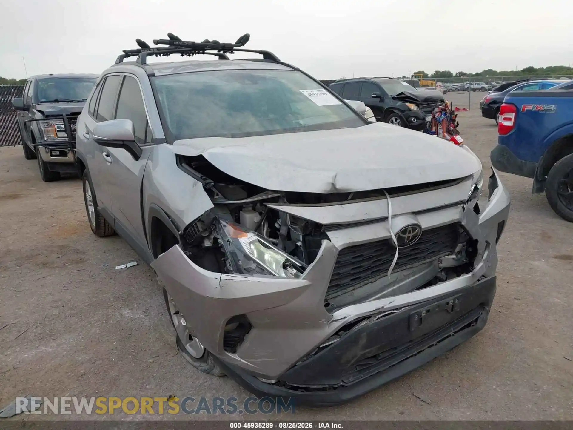 1 Photograph of a damaged car 2T3W1RFV0MC168982 TOYOTA RAV4 2021
