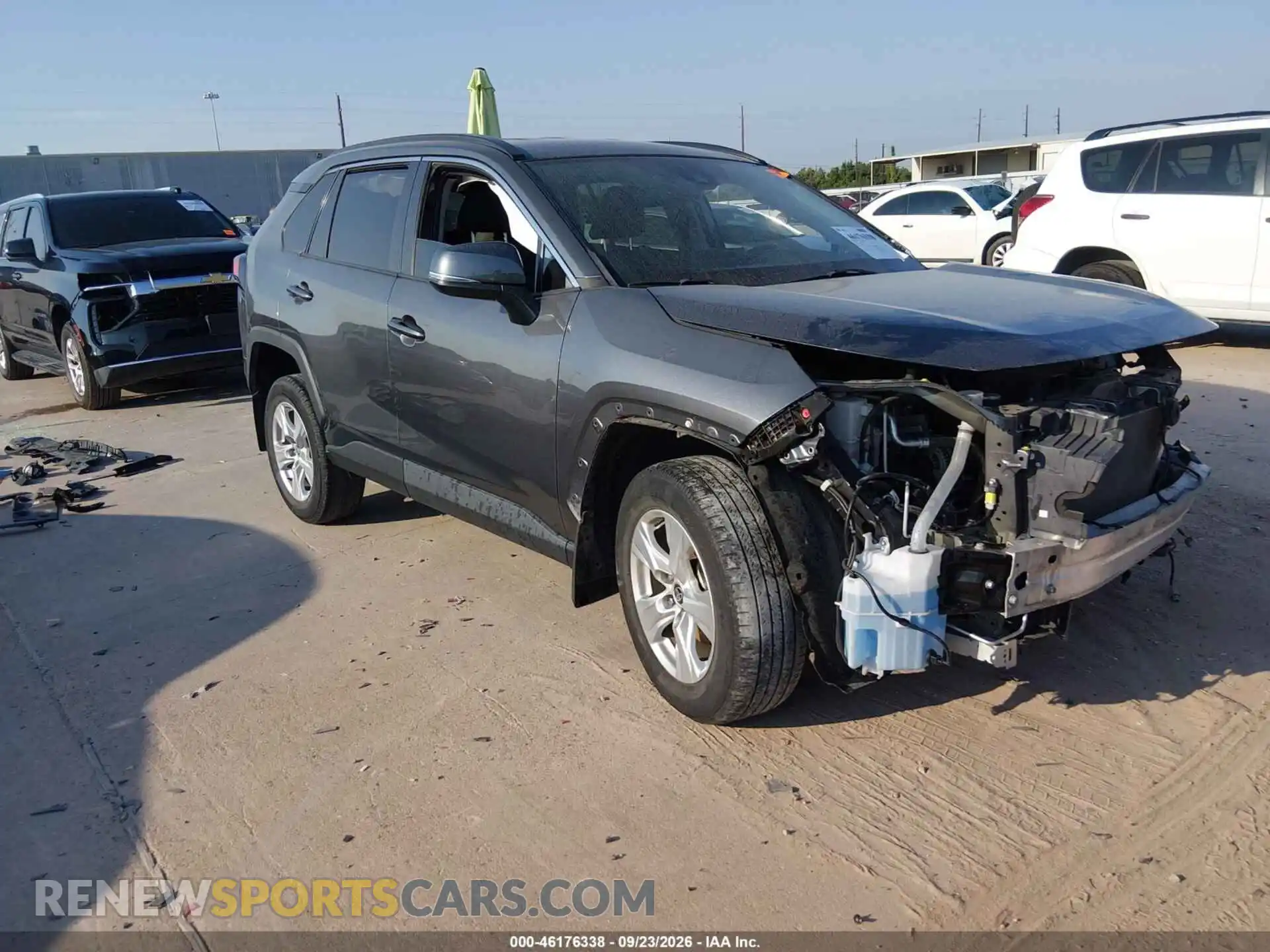 1 Photograph of a damaged car 2T3W1RFV0MC169422 TOYOTA RAV4 2021