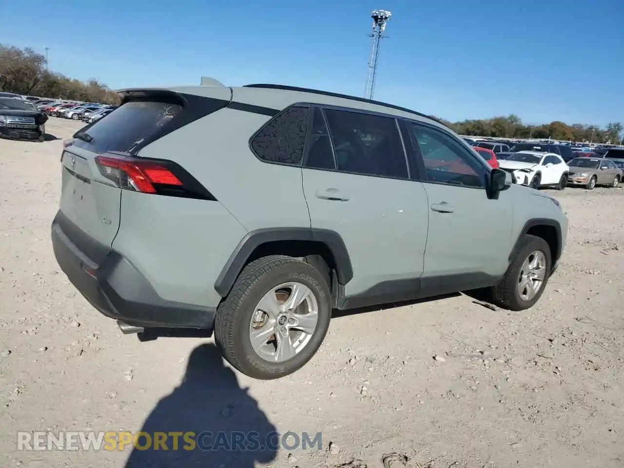 3 Photograph of a damaged car 2T3W1RFV0MW112734 TOYOTA RAV4 2021