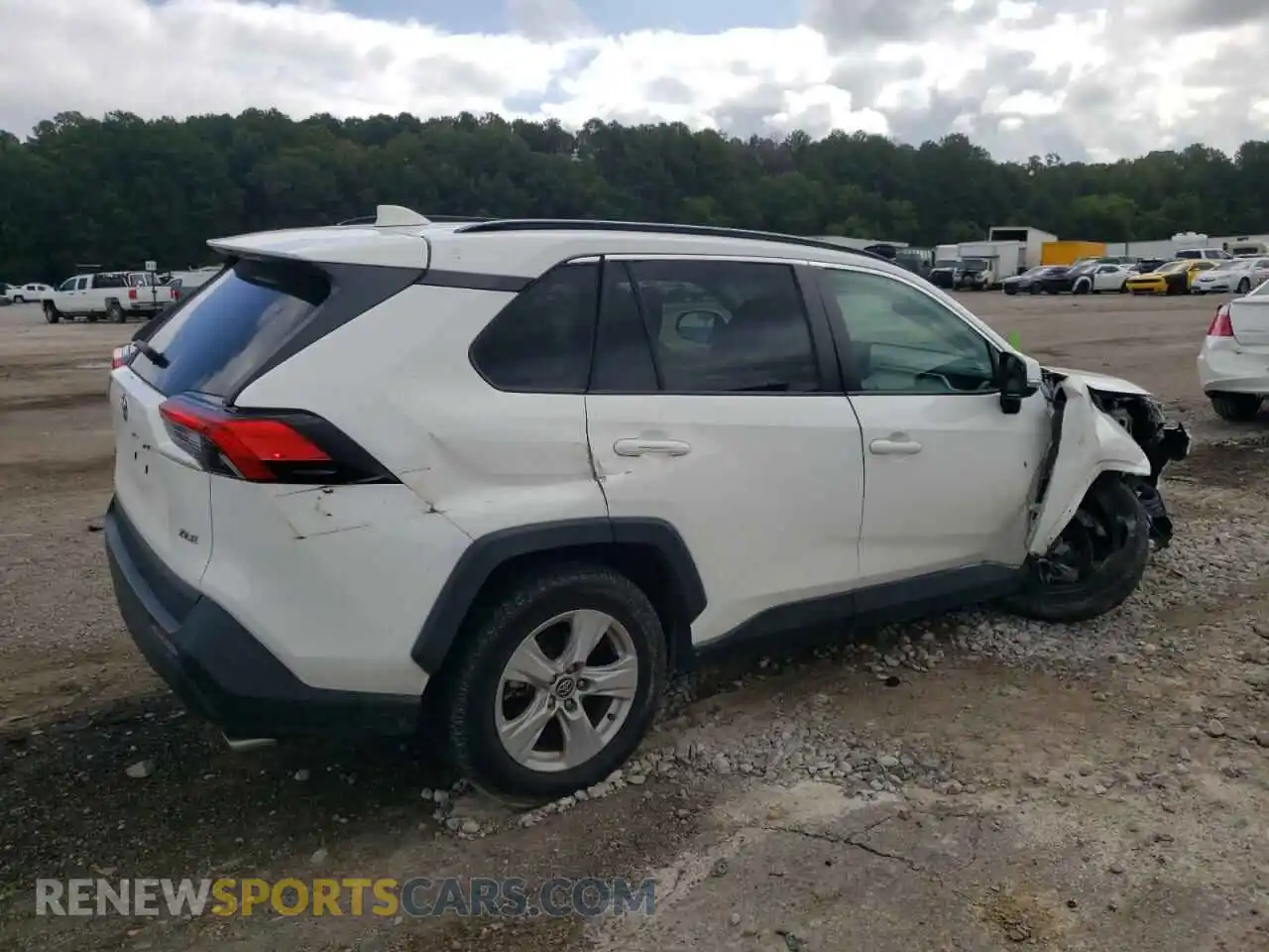 3 Photograph of a damaged car 2T3W1RFV0MW116041 TOYOTA RAV4 2021