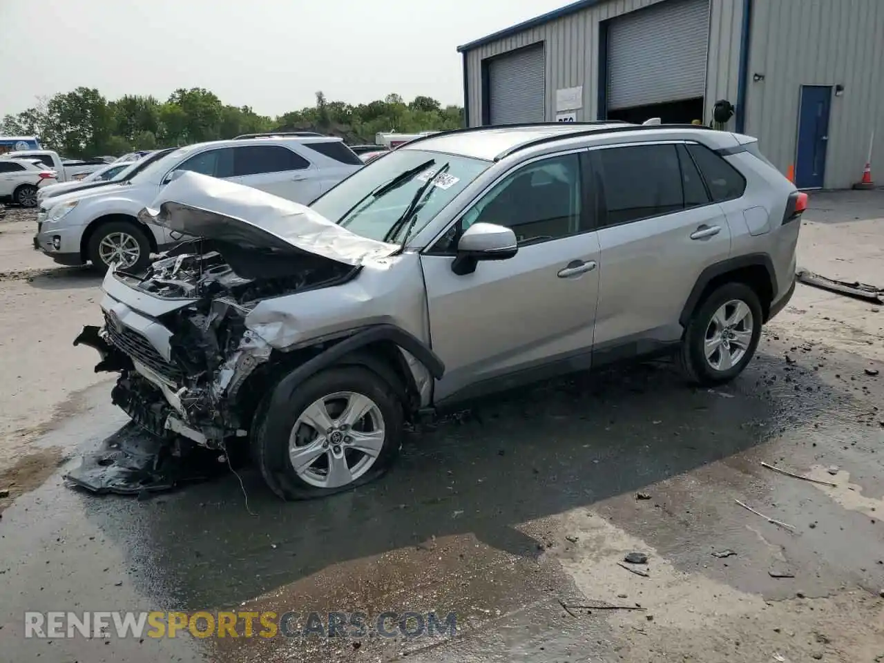 1 Photograph of a damaged car 2T3W1RFV0MW119621 TOYOTA RAV4 2021