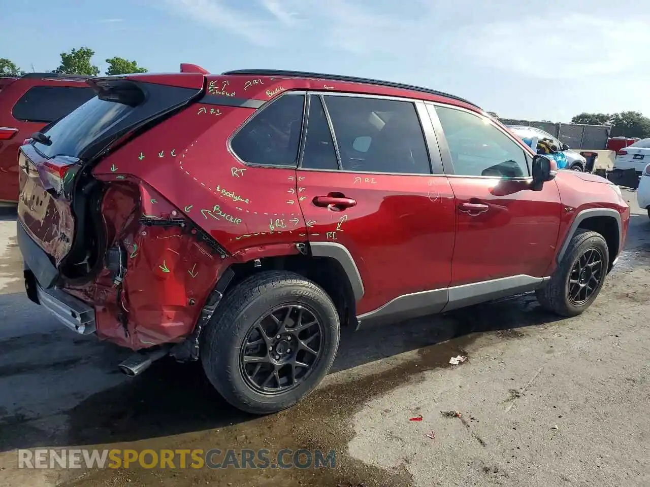 3 Фотография поврежденного автомобиля 2T3W1RFV0MW136614 TOYOTA RAV4 2021