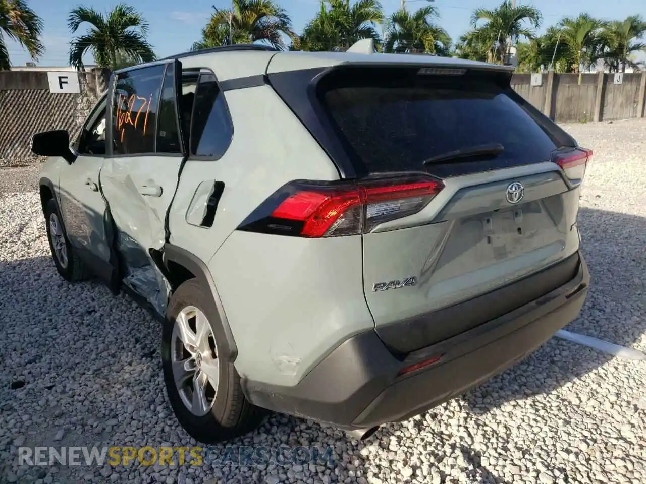 3 Photograph of a damaged car 2T3W1RFV0MW148553 TOYOTA RAV4 2021