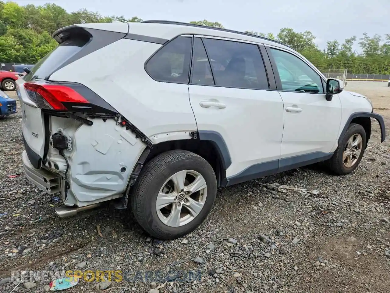 3 Photograph of a damaged car 2T3W1RFV0MW156569 TOYOTA RAV4 2021