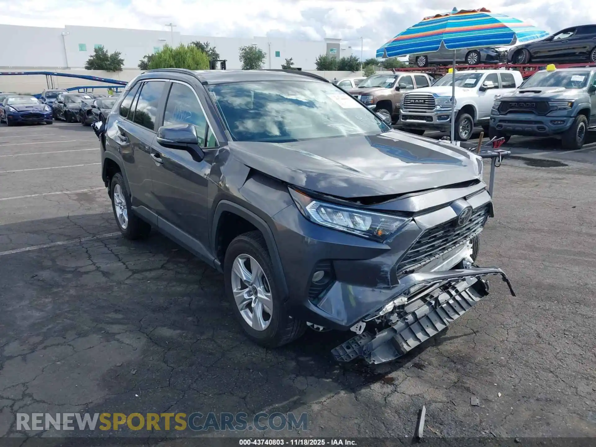 1 Photograph of a damaged car 2T3W1RFV0MW181410 TOYOTA RAV4 2021