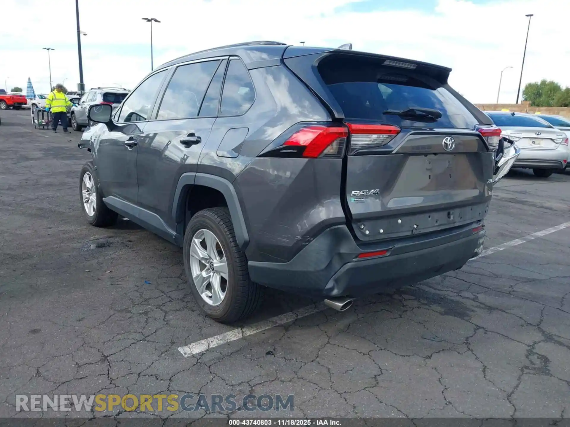 3 Photograph of a damaged car 2T3W1RFV0MW181410 TOYOTA RAV4 2021