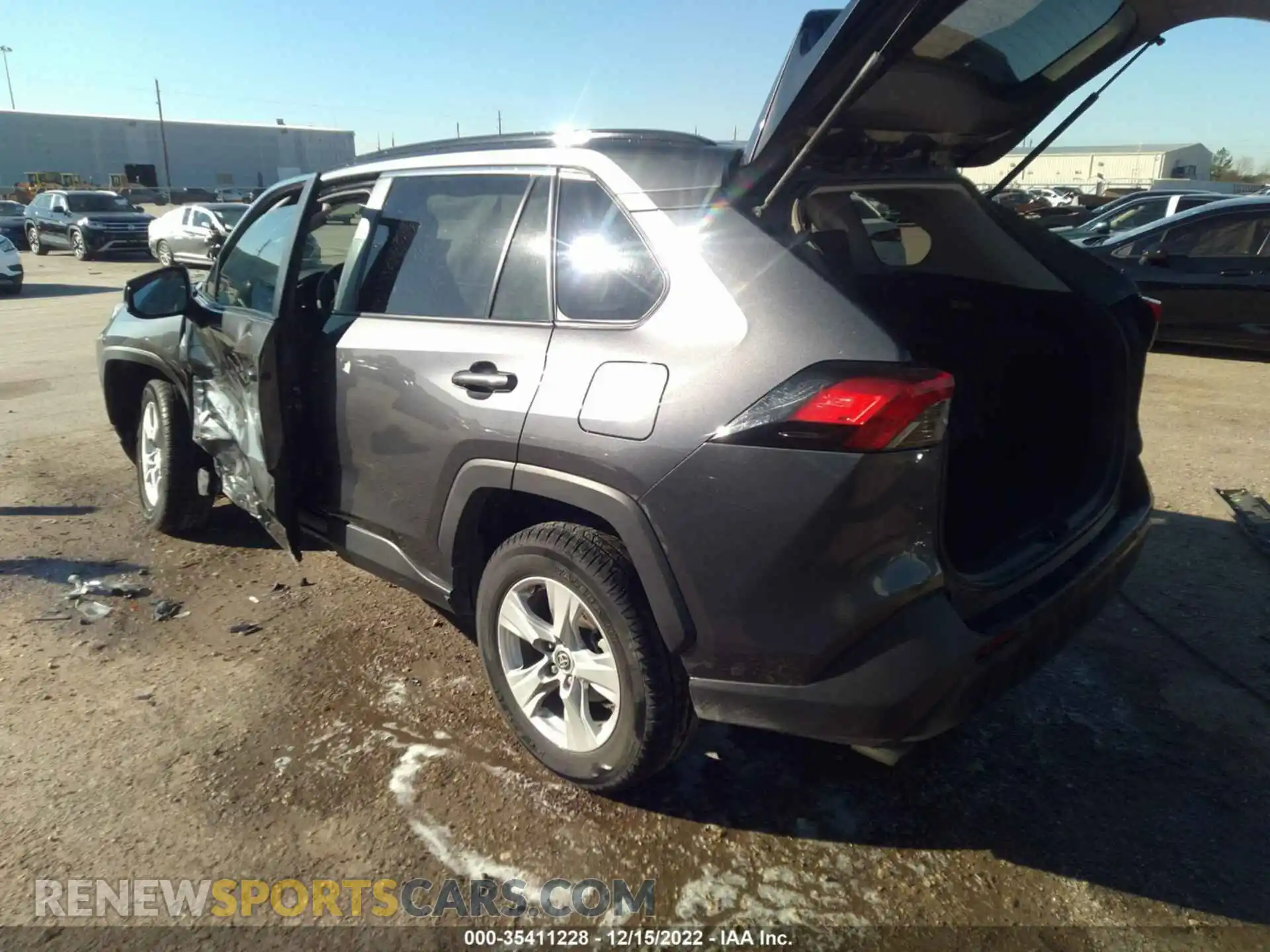 3 Photograph of a damaged car 2T3W1RFV1MC086338 TOYOTA RAV4 2021