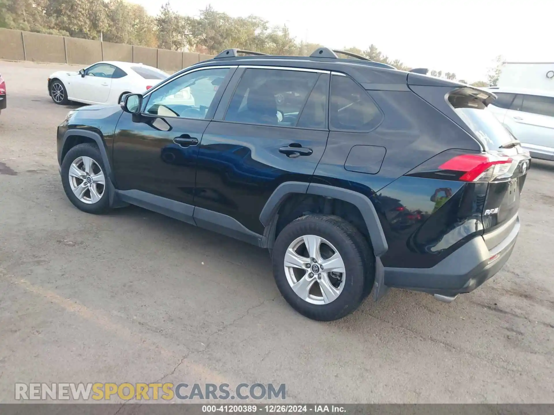 3 Photograph of a damaged car 2T3W1RFV1MC087506 TOYOTA RAV4 2021