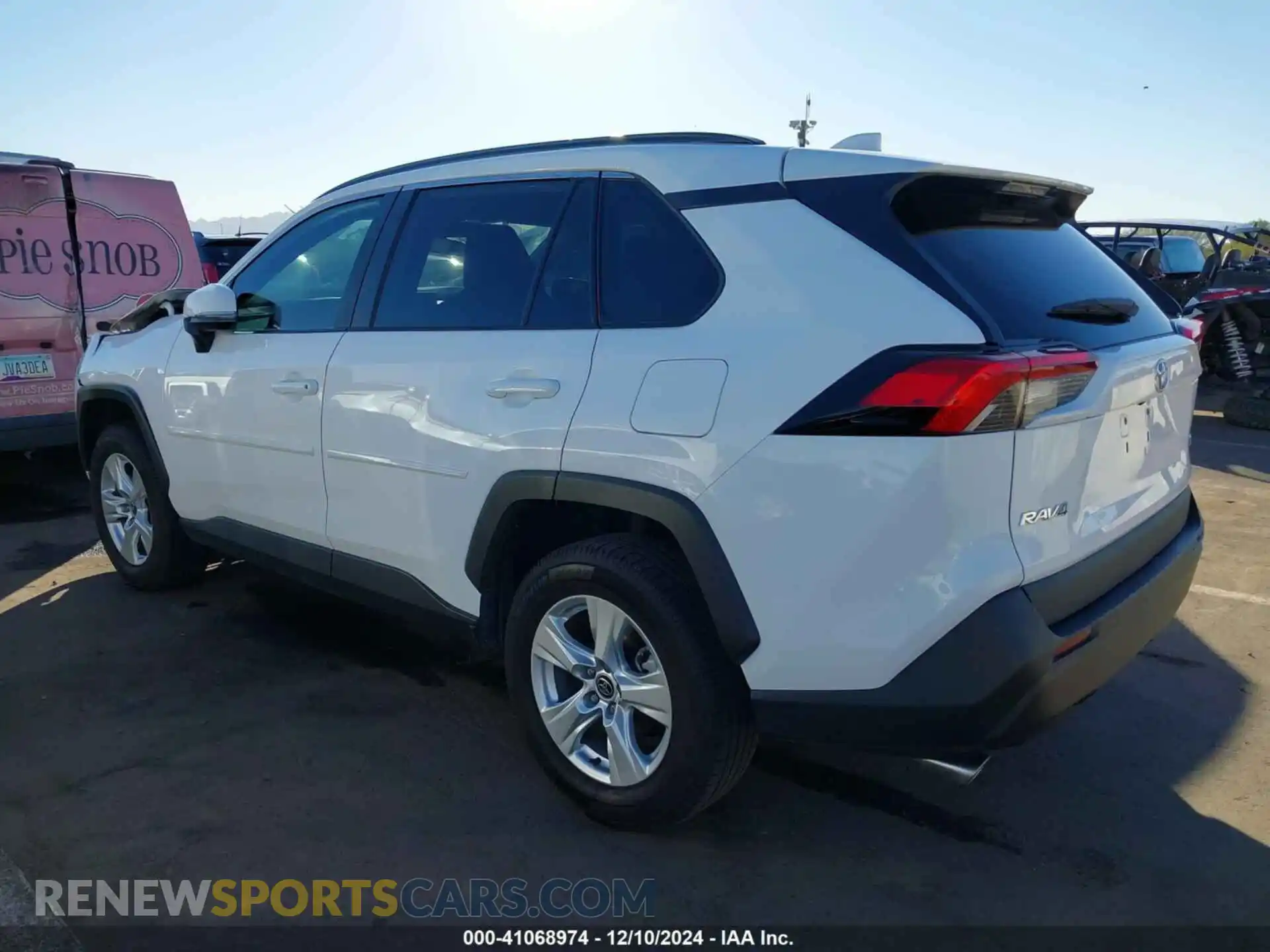 3 Photograph of a damaged car 2T3W1RFV1MC109021 TOYOTA RAV4 2021