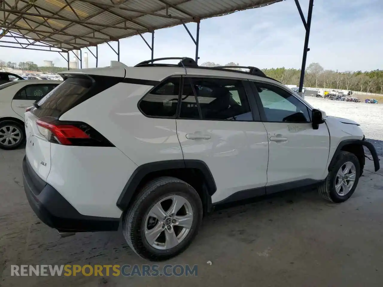 3 Photograph of a damaged car 2T3W1RFV1MC136574 TOYOTA RAV4 2021