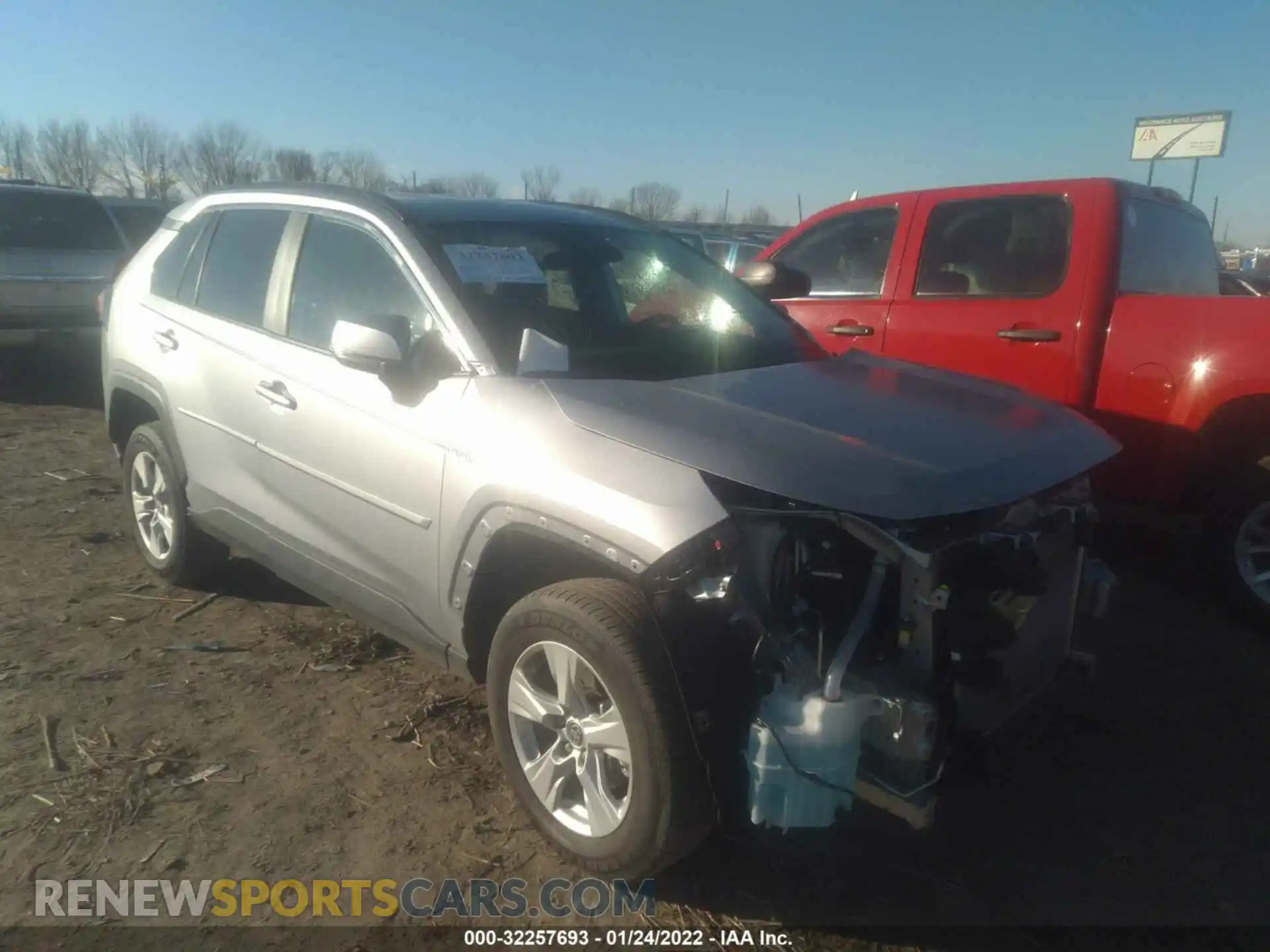 1 Photograph of a damaged car 2T3W1RFV1MC142696 TOYOTA RAV4 2021