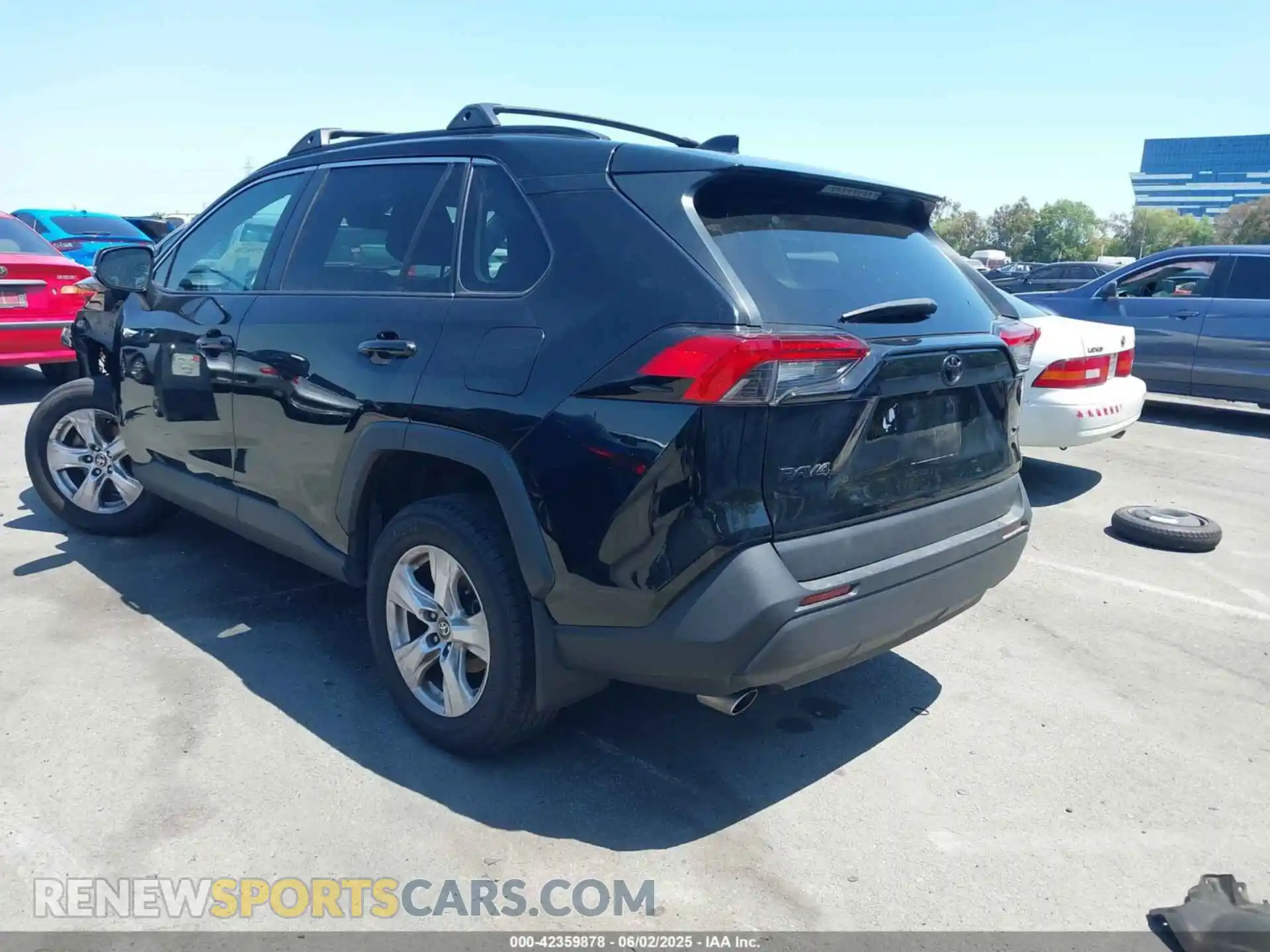 3 Photograph of a damaged car 2T3W1RFV1MC154363 TOYOTA RAV4 2021