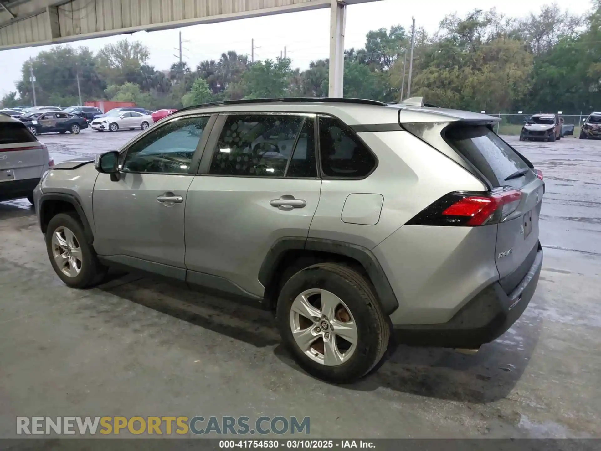 3 Photograph of a damaged car 2T3W1RFV1MC160518 TOYOTA RAV4 2021