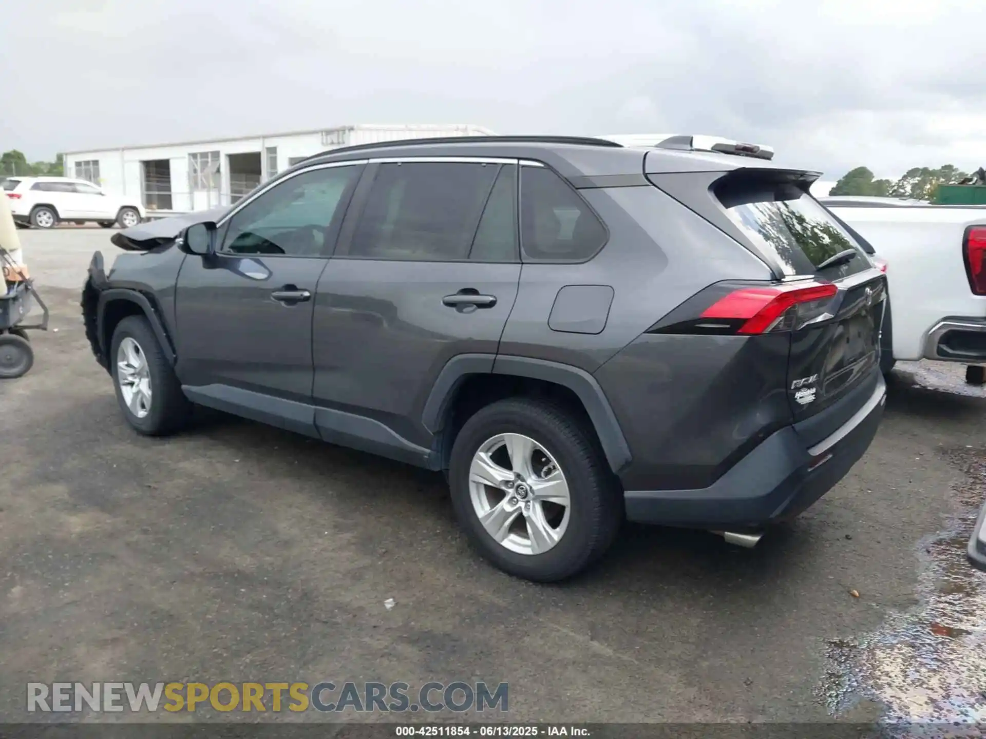 3 Photograph of a damaged car 2T3W1RFV1MW107168 TOYOTA RAV4 2021