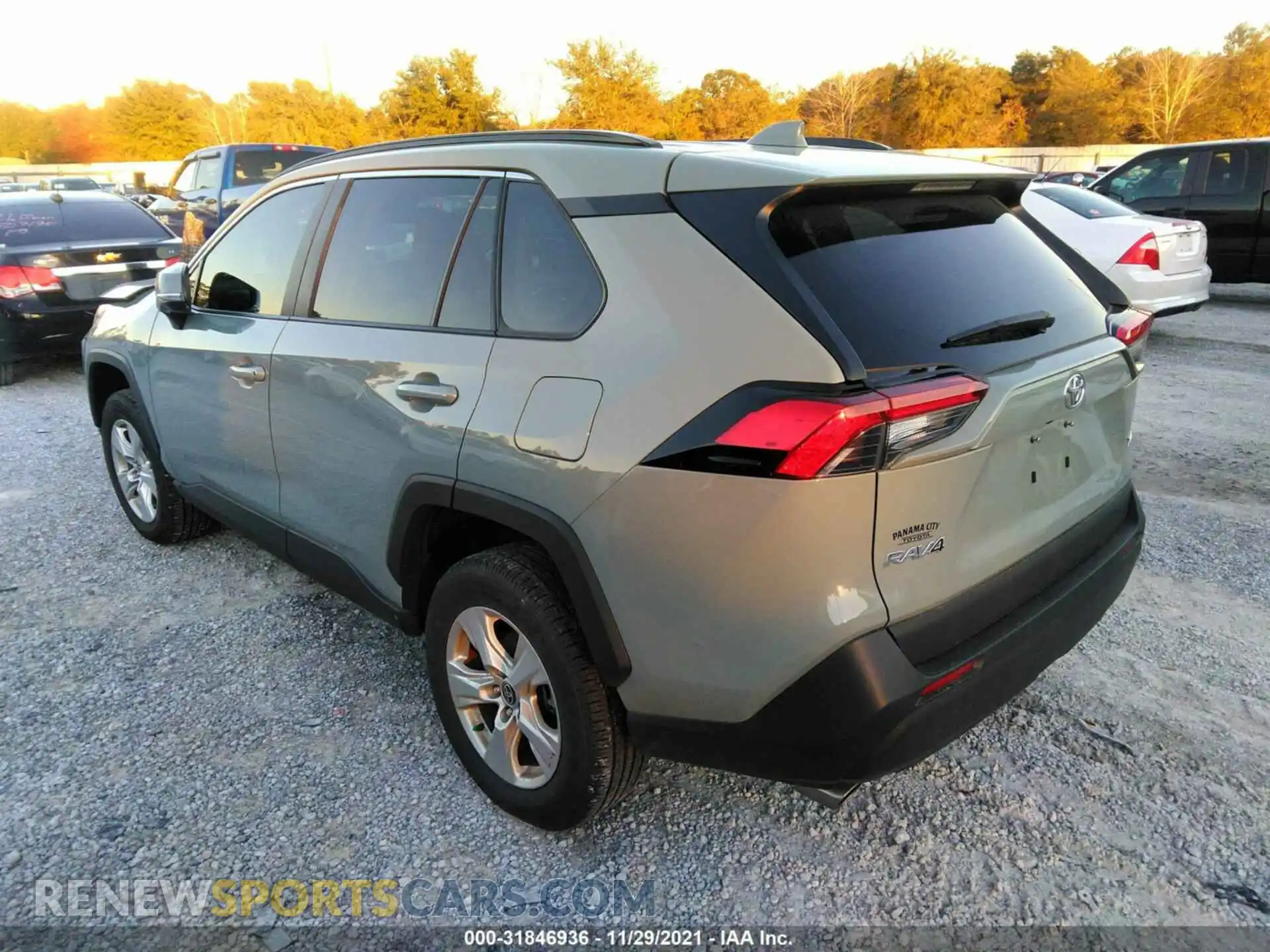 3 Photograph of a damaged car 2T3W1RFV1MW141367 TOYOTA RAV4 2021