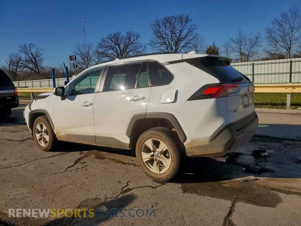 2 Photograph of a damaged car 2T3W1RFV1MW143720 TOYOTA RAV4 2021