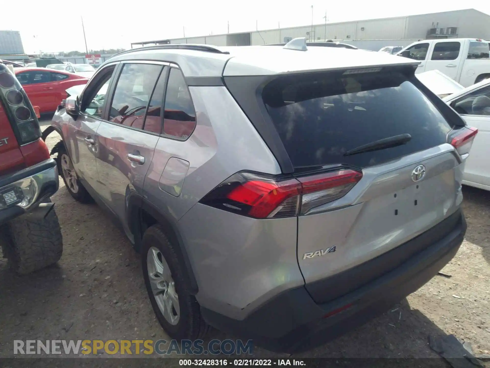 3 Photograph of a damaged car 2T3W1RFV1MW155320 TOYOTA RAV4 2021
