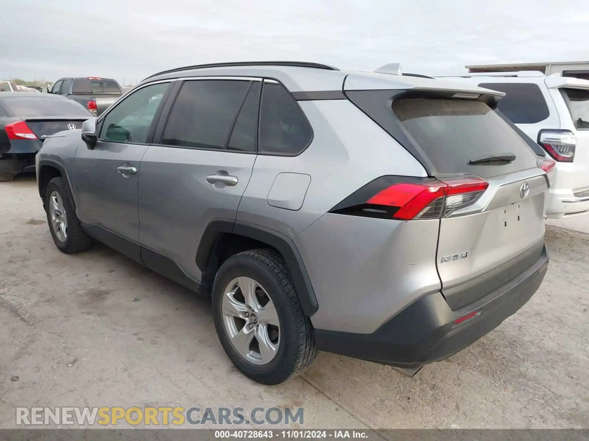 3 Photograph of a damaged car 2T3W1RFV2MC096148 TOYOTA RAV4 2021