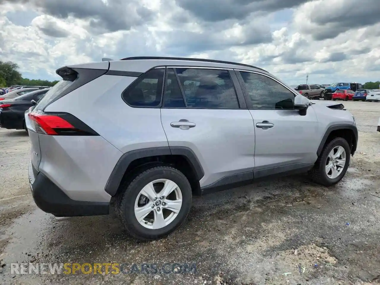 3 Photograph of a damaged car 2T3W1RFV2MC101123 TOYOTA RAV4 2021