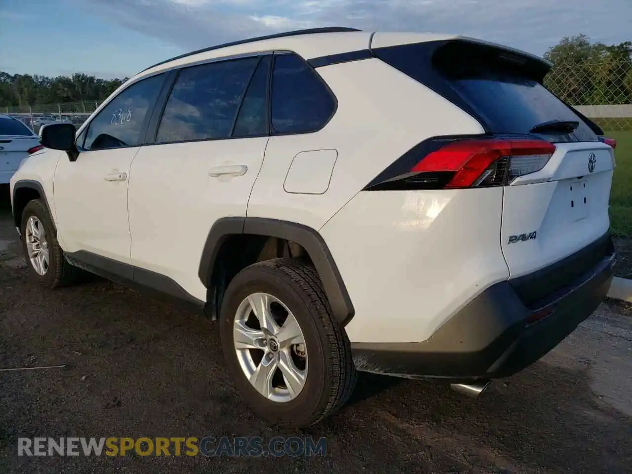 3 Photograph of a damaged car 2T3W1RFV2MC115099 TOYOTA RAV4 2021