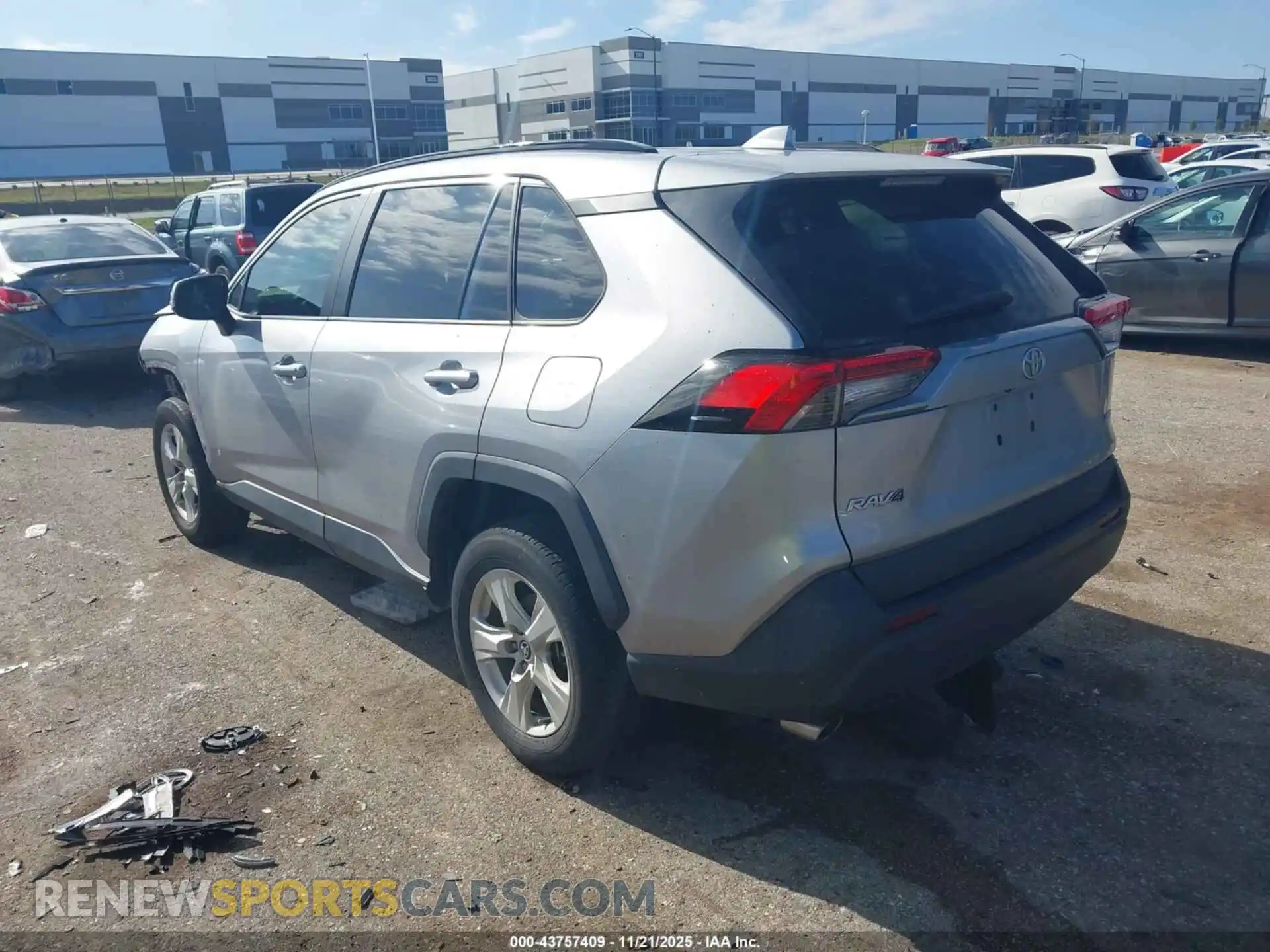 3 Photograph of a damaged car 2T3W1RFV2MC142190 TOYOTA RAV4 2021