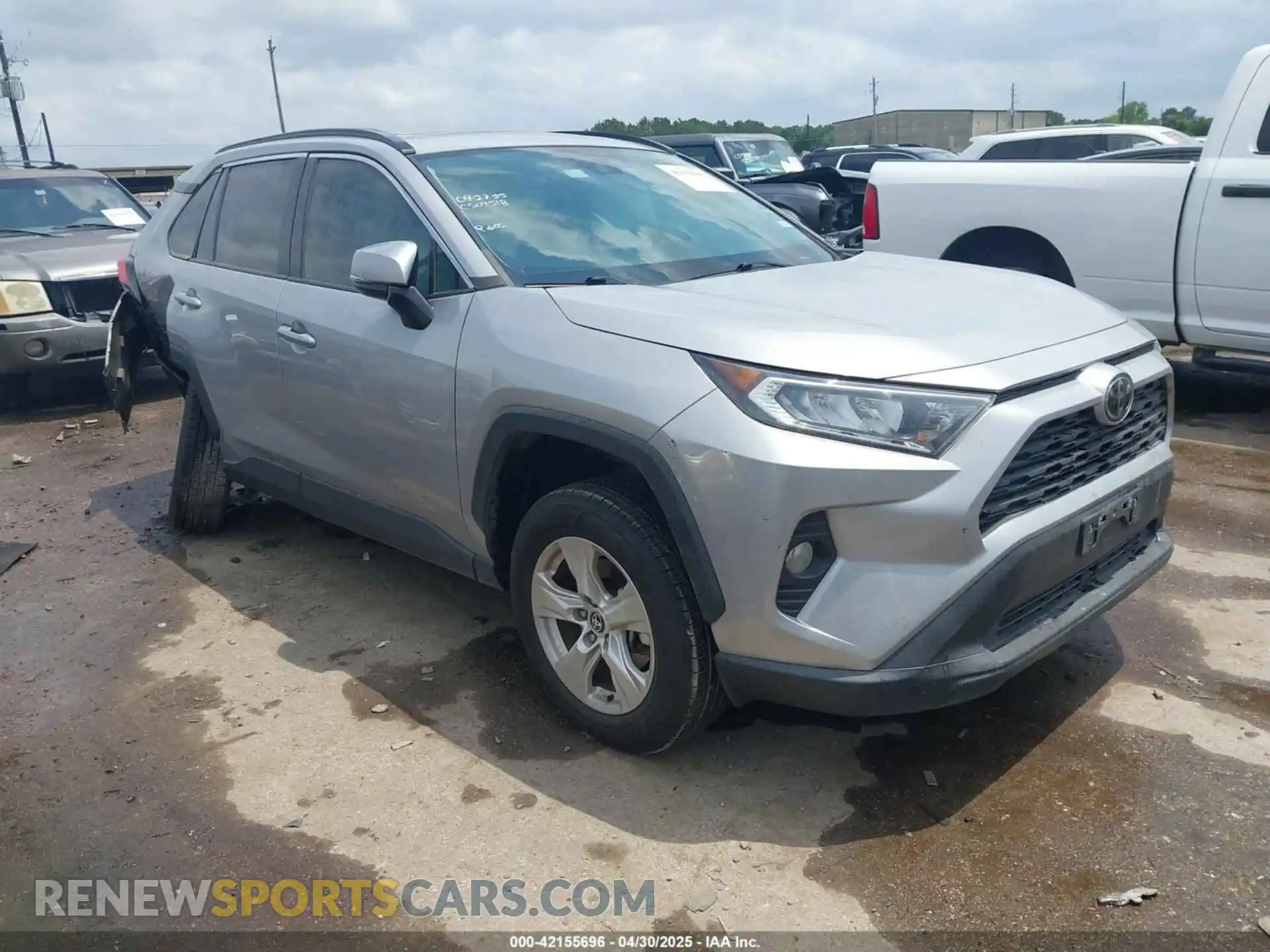 1 Photograph of a damaged car 2T3W1RFV2MC151021 TOYOTA RAV4 2021