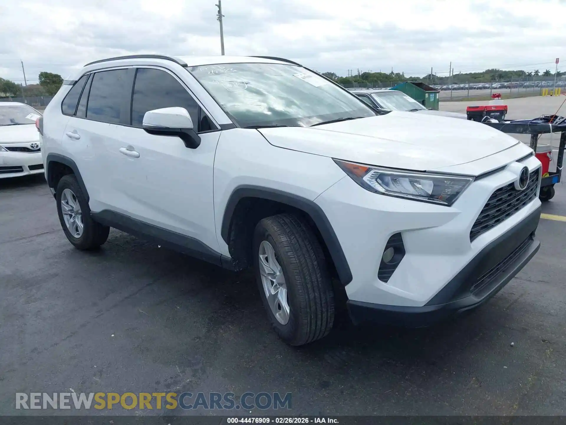 1 Photograph of a damaged car 2T3W1RFV2MC164125 TOYOTA RAV4 2021