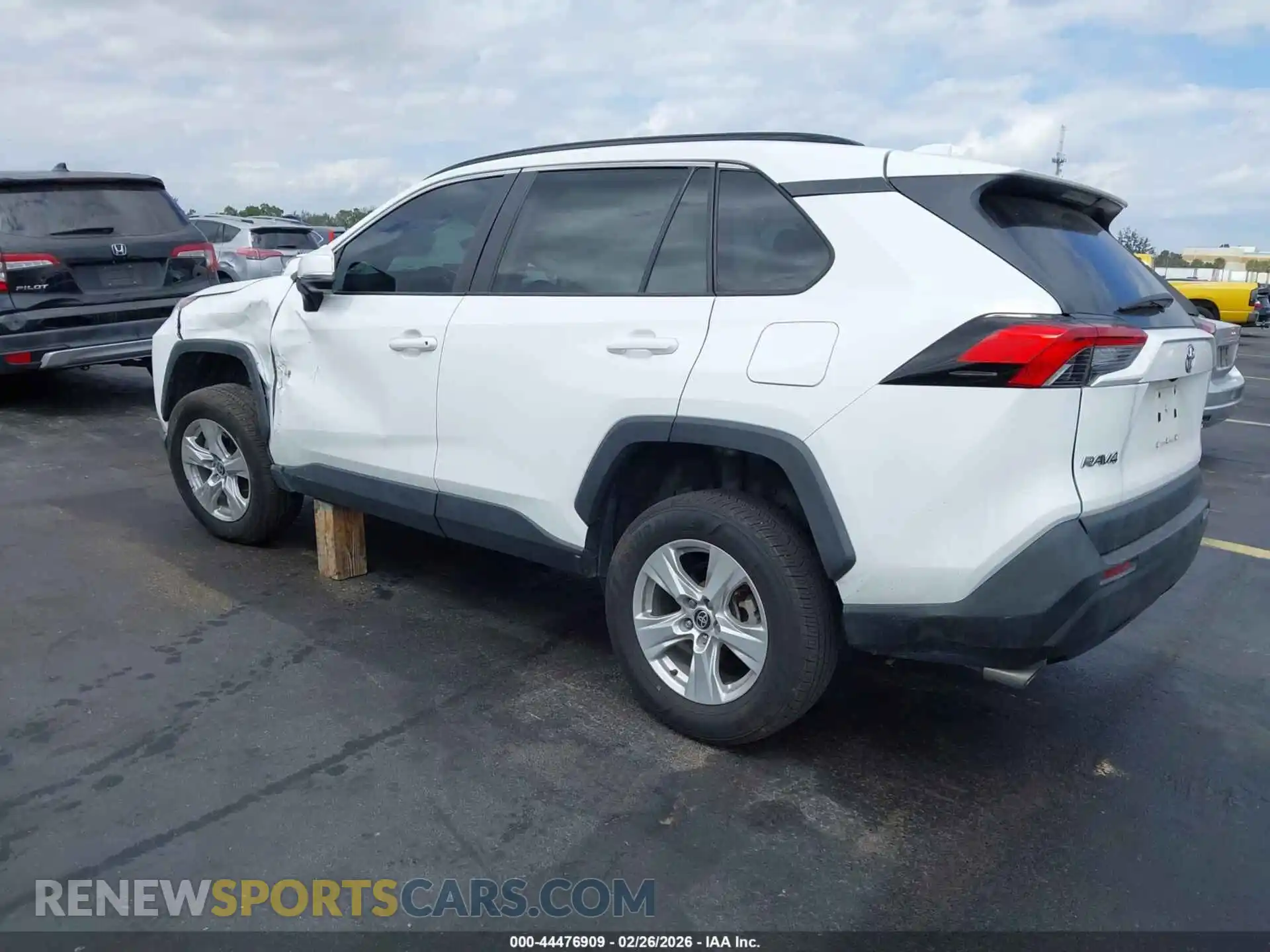 3 Photograph of a damaged car 2T3W1RFV2MC164125 TOYOTA RAV4 2021