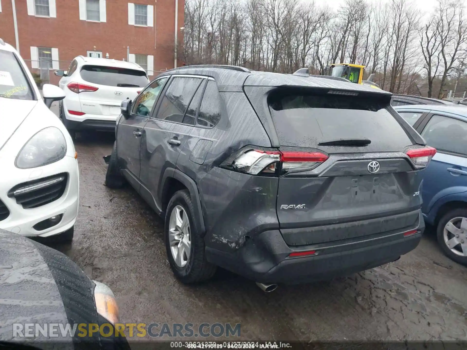3 Photograph of a damaged car 2T3W1RFV2MW116333 TOYOTA RAV4 2021