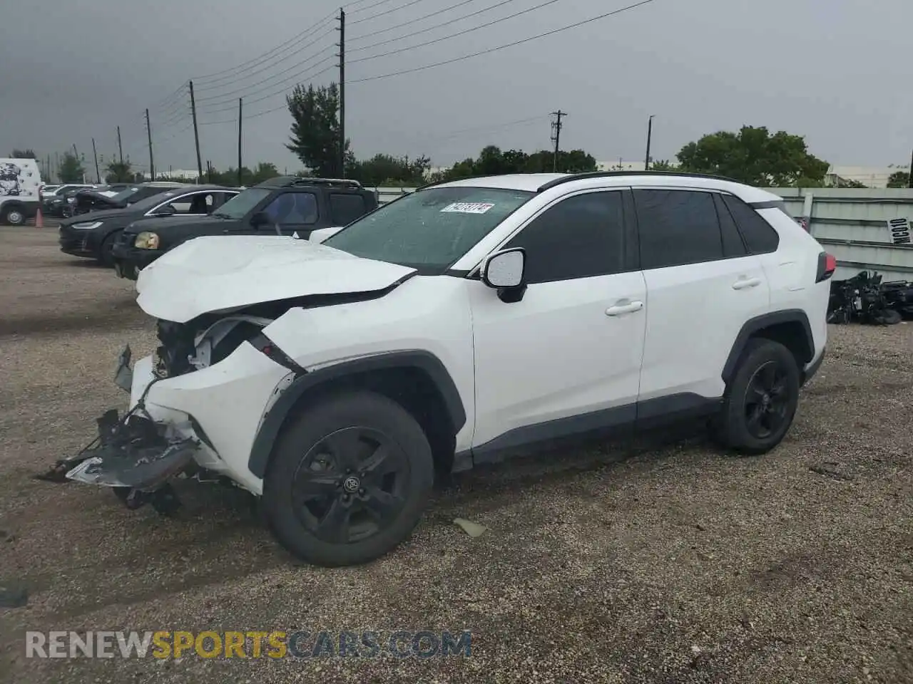 1 Photograph of a damaged car 2T3W1RFV2MW136498 TOYOTA RAV4 2021