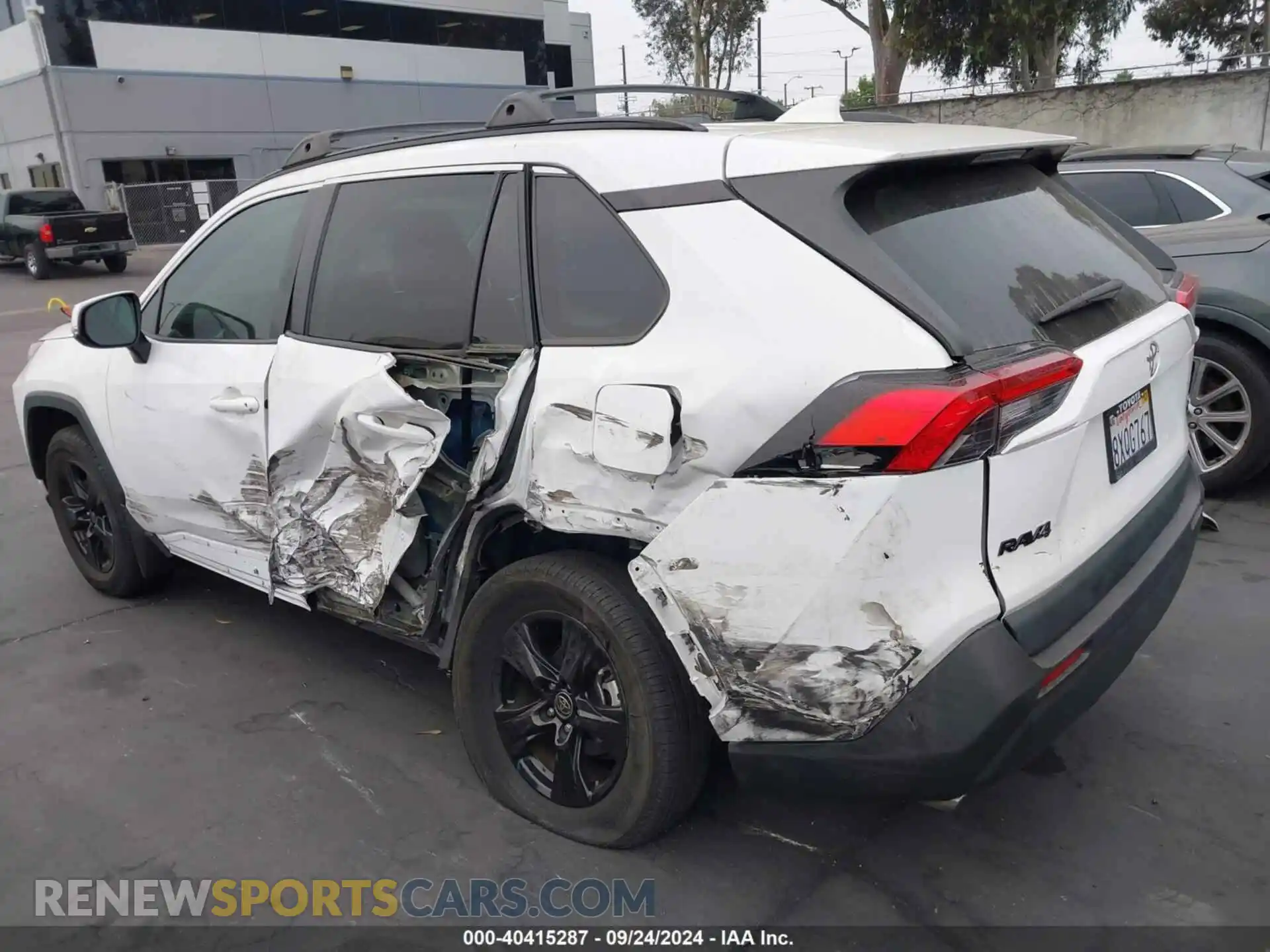 3 Photograph of a damaged car 2T3W1RFV2MW158971 TOYOTA RAV4 2021