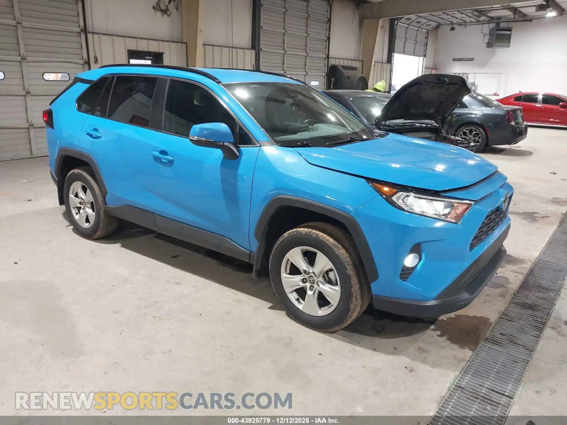 1 Photograph of a damaged car 2T3W1RFV2MW162602 TOYOTA RAV4 2021