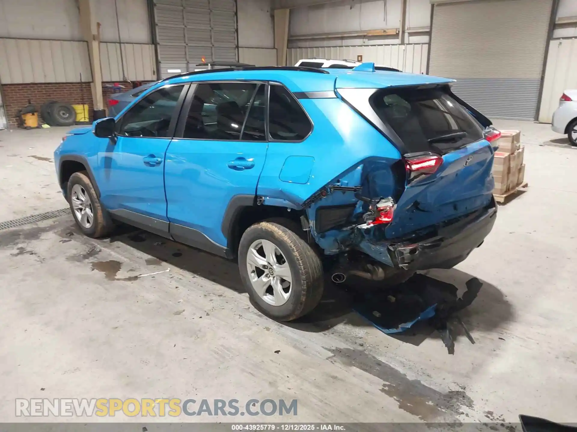 3 Photograph of a damaged car 2T3W1RFV2MW162602 TOYOTA RAV4 2021