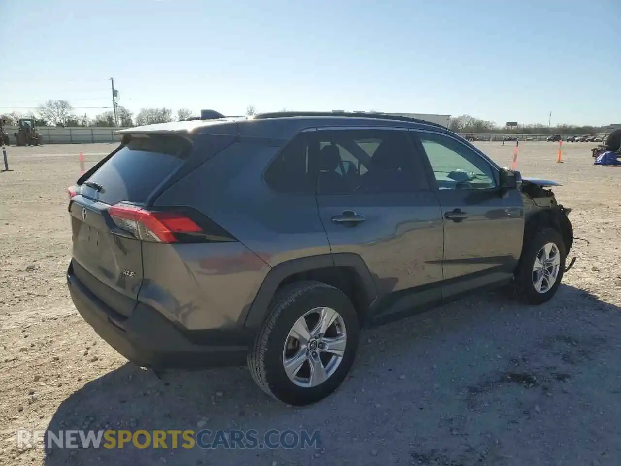 3 Photograph of a damaged car 2T3W1RFV3MC097096 TOYOTA RAV4 2021