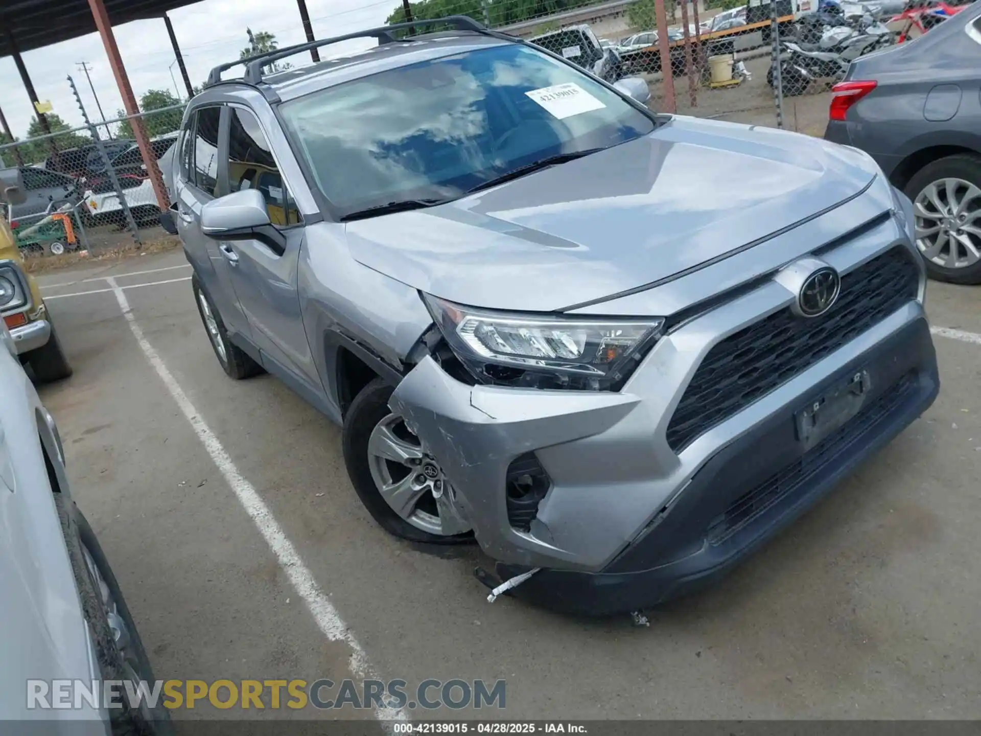 1 Photograph of a damaged car 2T3W1RFV3MC142277 TOYOTA RAV4 2021
