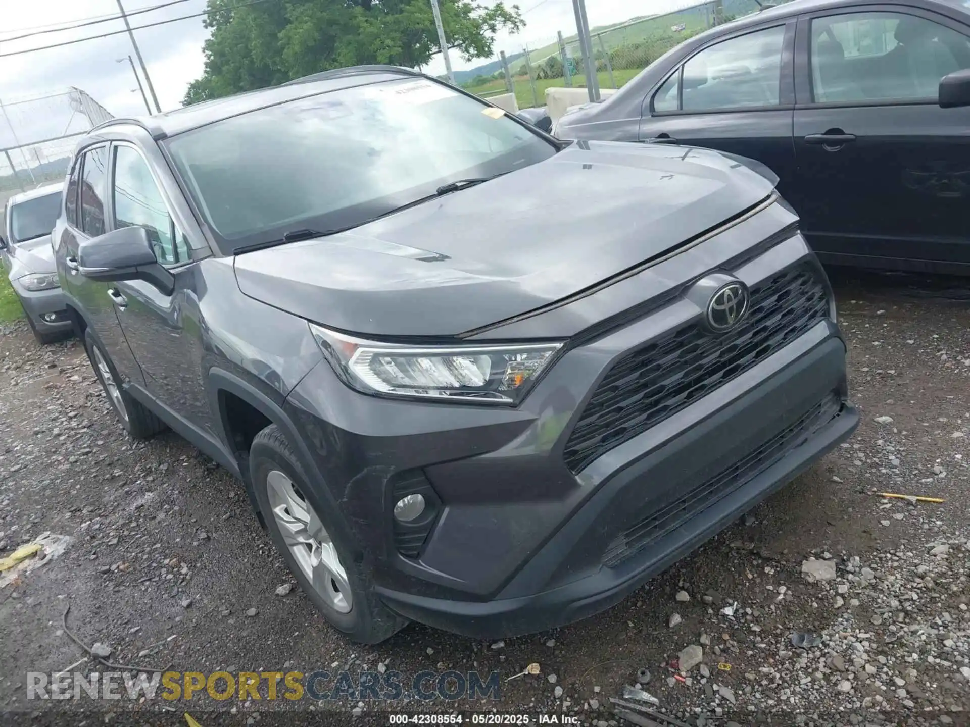 1 Photograph of a damaged car 2T3W1RFV3MW128216 TOYOTA RAV4 2021