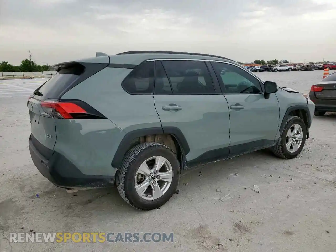 3 Photograph of a damaged car 2T3W1RFV3MW131150 TOYOTA RAV4 2021