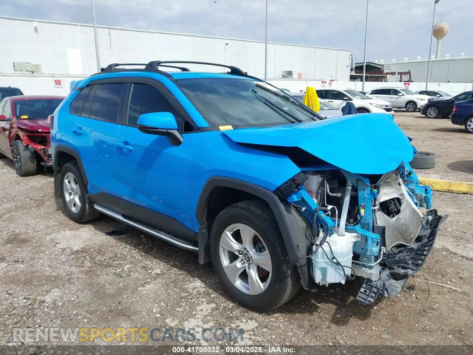 1 Photograph of a damaged car 2T3W1RFV3MW164777 TOYOTA RAV4 2021