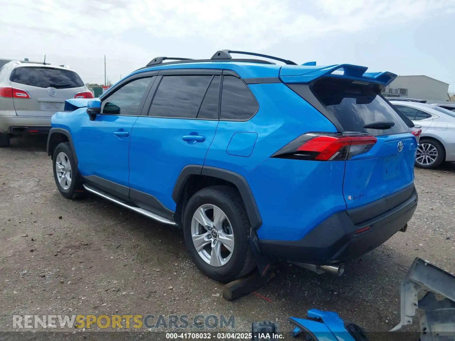 3 Photograph of a damaged car 2T3W1RFV3MW164777 TOYOTA RAV4 2021