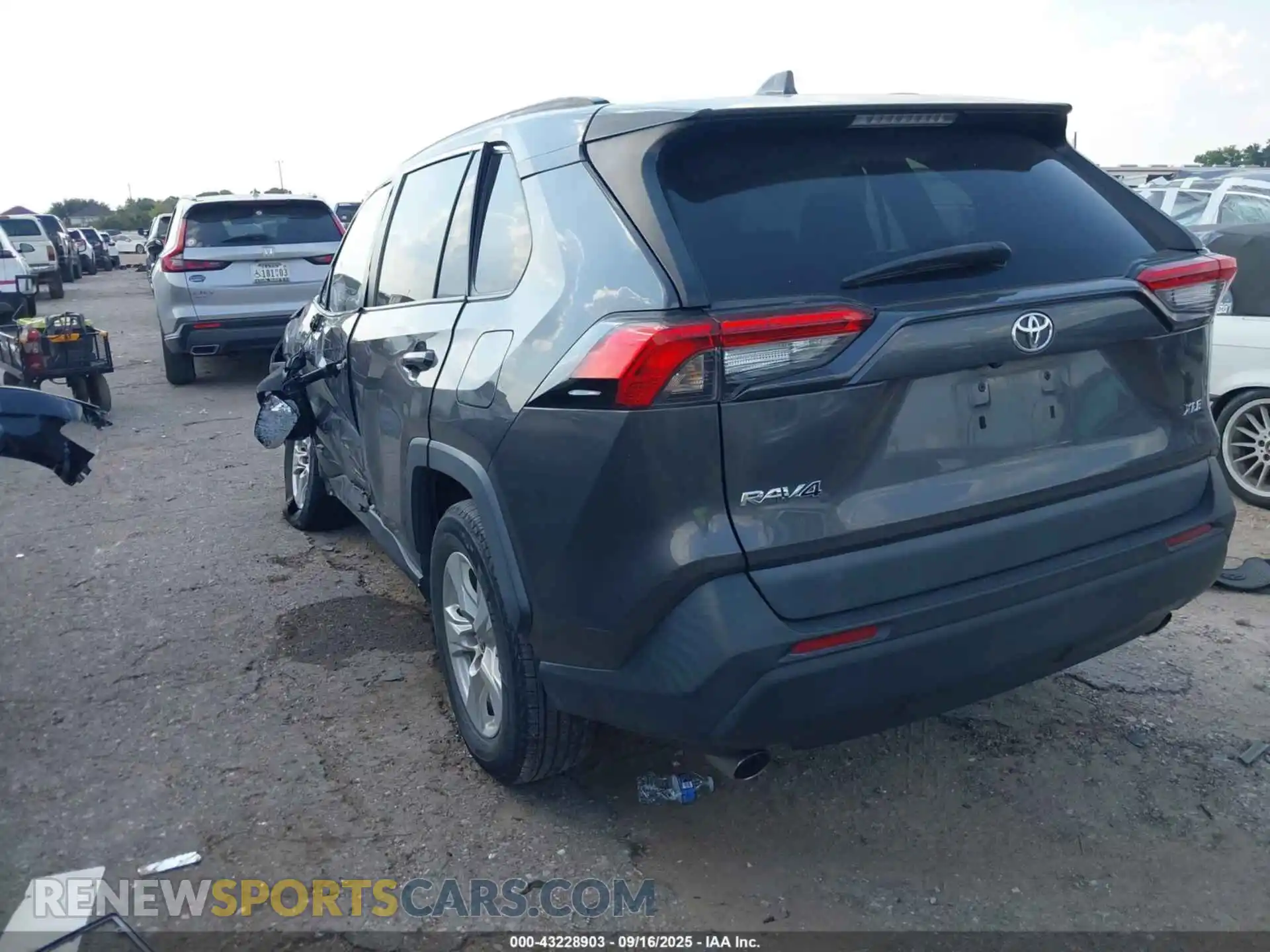 3 Photograph of a damaged car 2T3W1RFV3MW179280 TOYOTA RAV4 2021