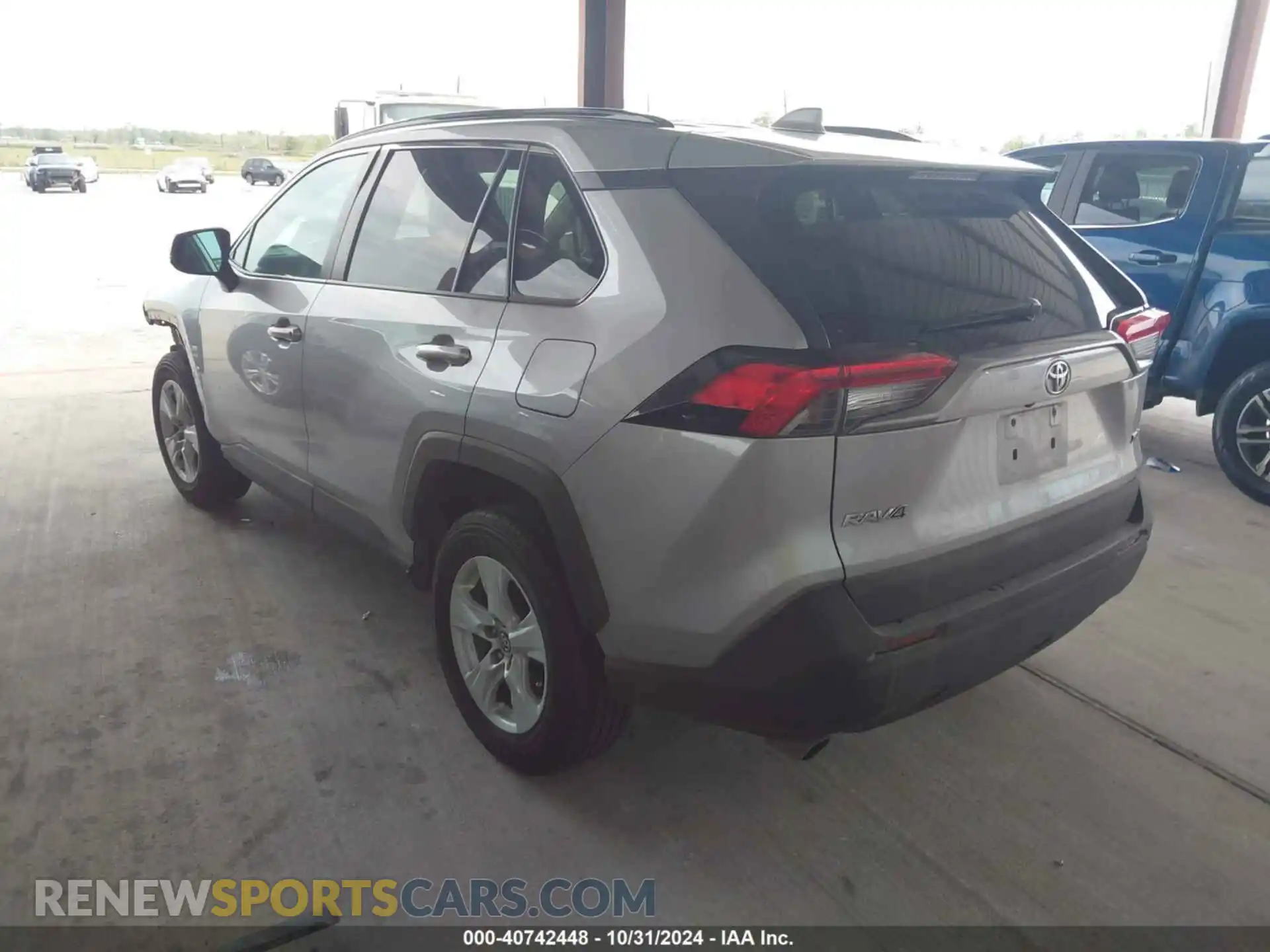 3 Photograph of a damaged car 2T3W1RFV4MC086124 TOYOTA RAV4 2021