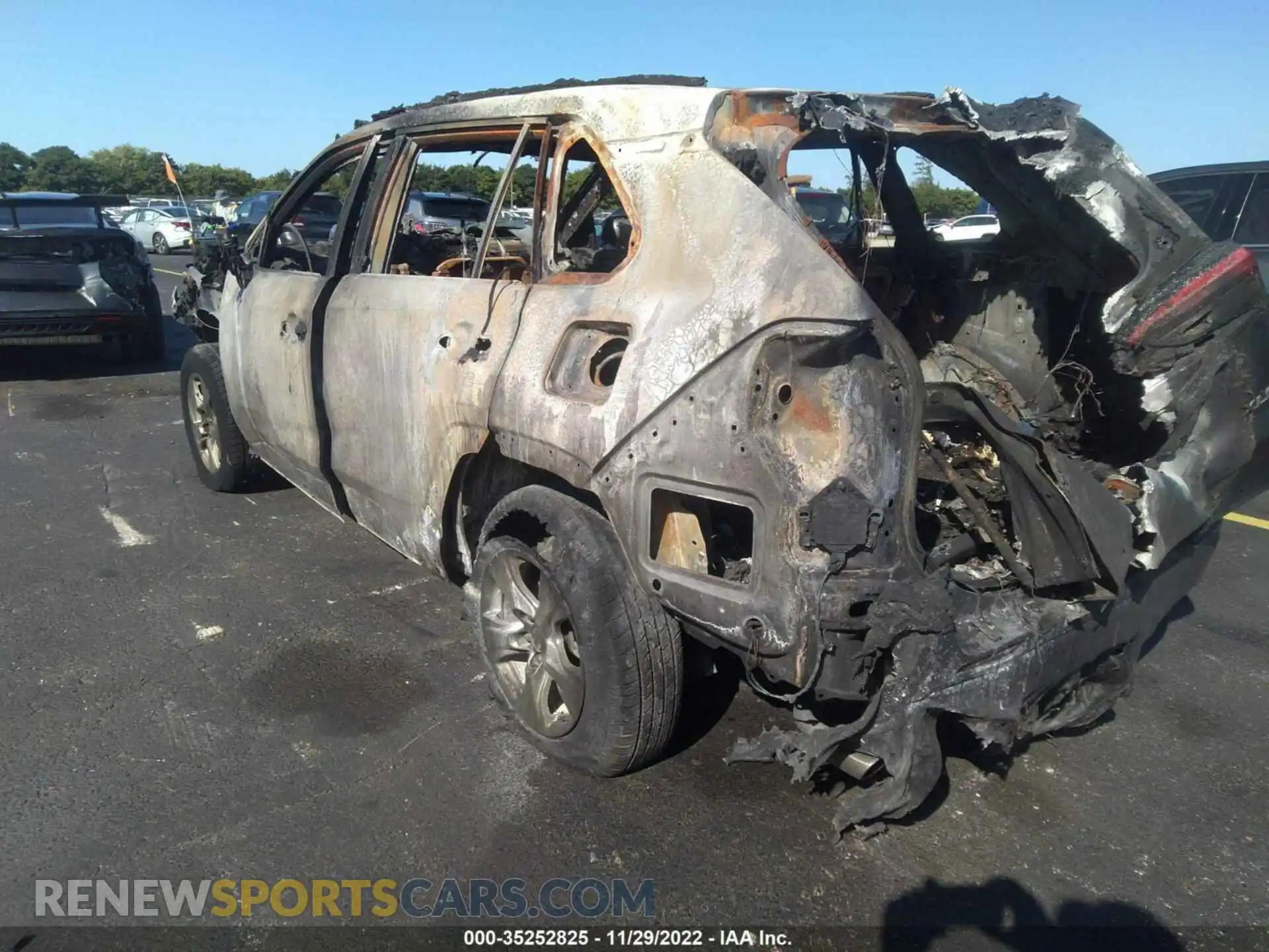 3 Фотография поврежденного автомобиля 2T3W1RFV4MC102760 TOYOTA RAV4 2021